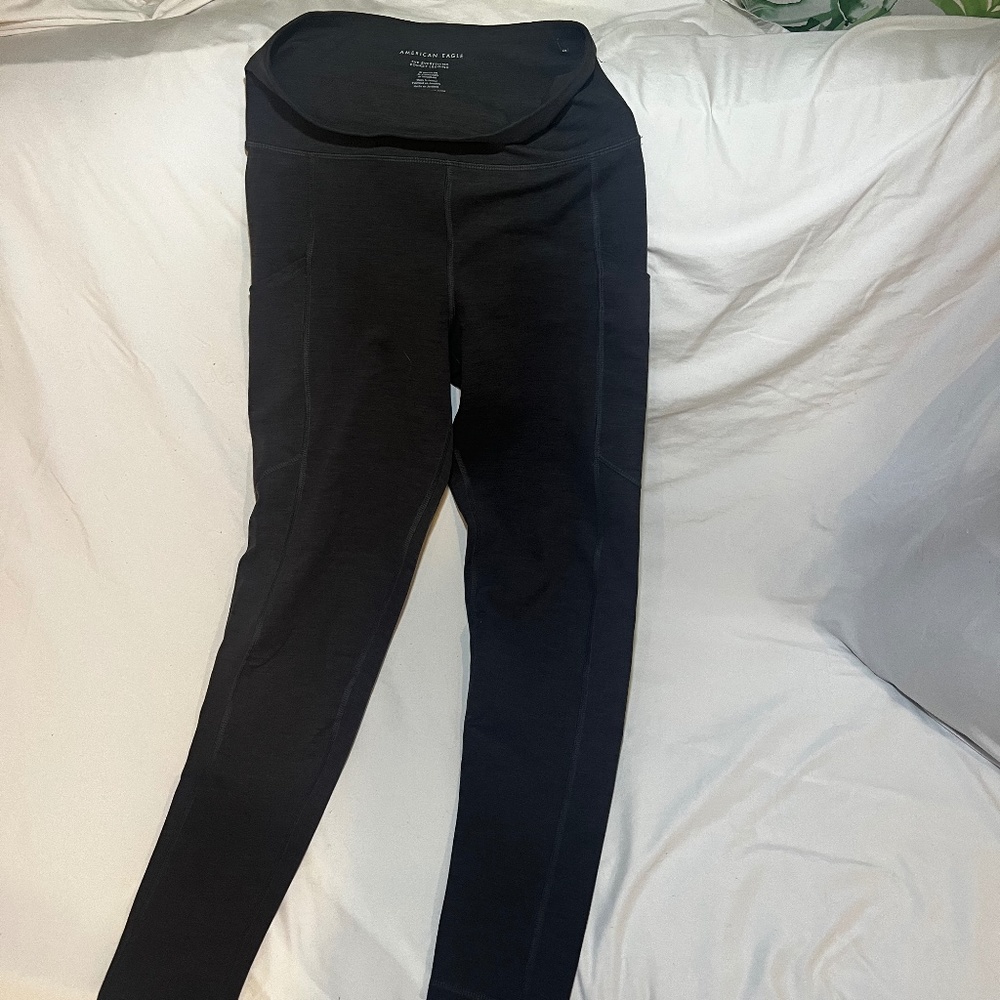 American eagle charcoal legging with side pockets